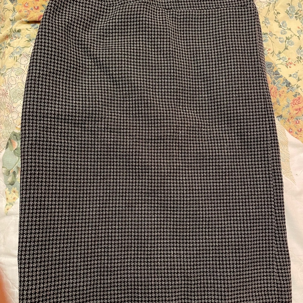 Classic Black and White Houndstooth Skirt